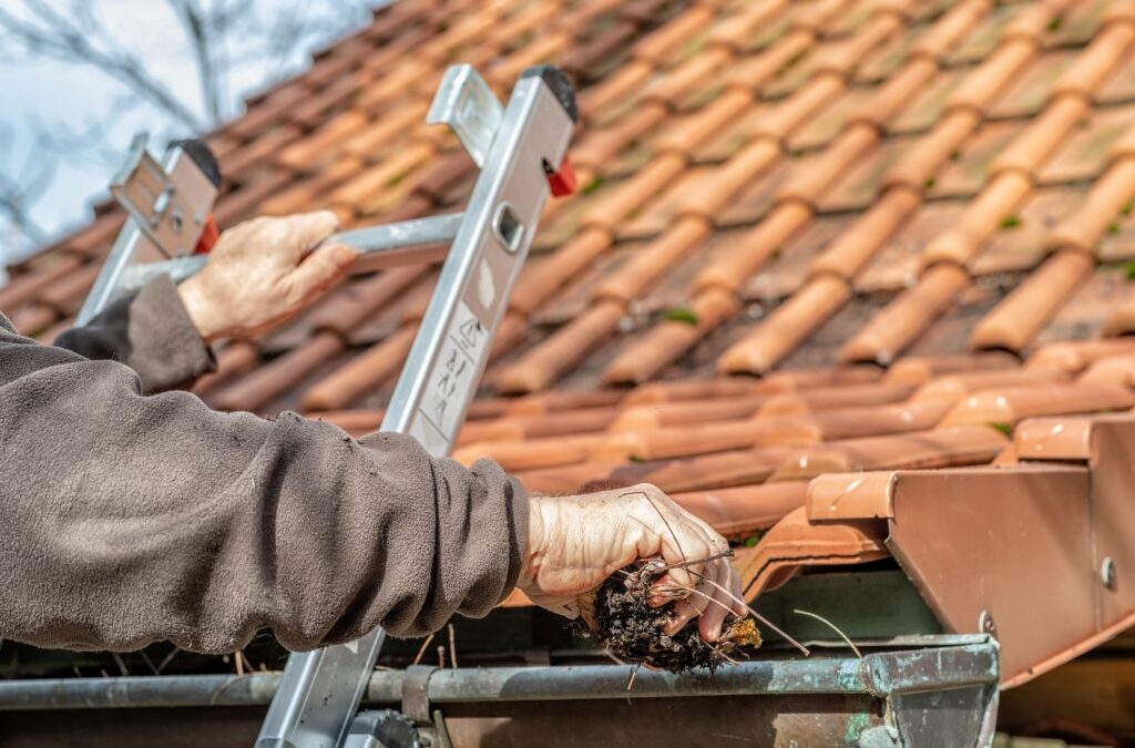 Gutter Cleaning Tips – Using a Pressure Washer to Clean Gutters
