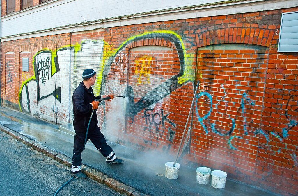 What Are the Three Most Common Graffiti Removal Methods in Des Moine?